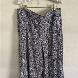 Loft pull on elastic waist, black white animal print wide leg pant XL​​